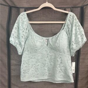 NWT No Boundaries Lace Puff Sleeve Blouse
